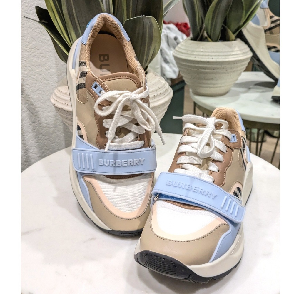 Burberry Ramsey Low-Top Sneakers Size 39 Light Blue Fawn Vintage Check Leather